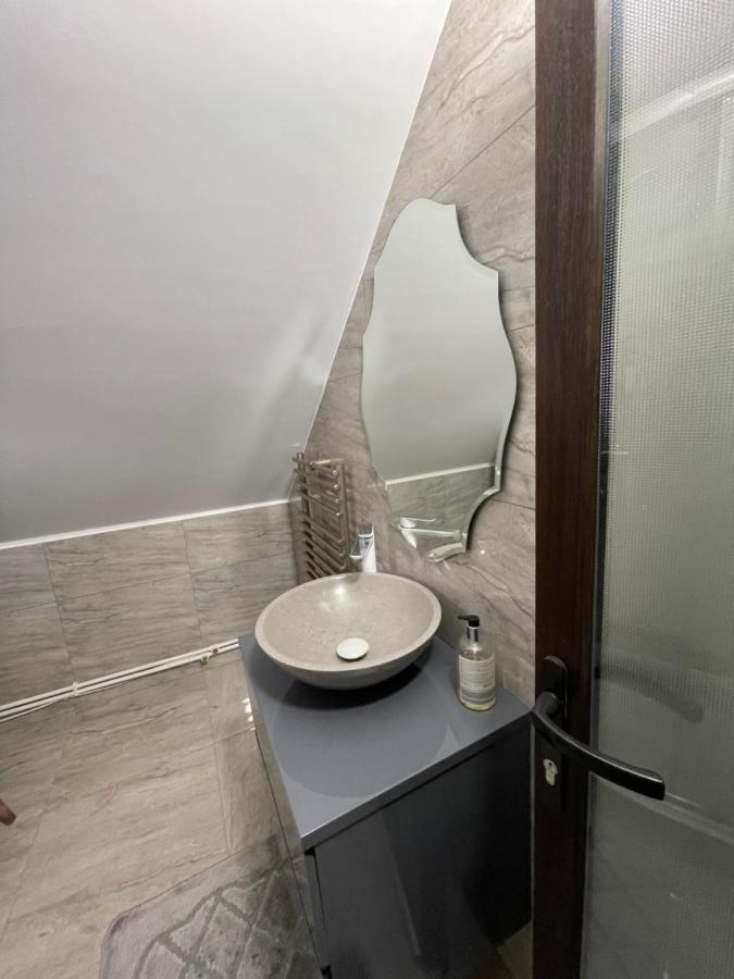 Apartelim มานาสทิรีอา ฮูโมรูลุย ภายนอก รูปภาพ