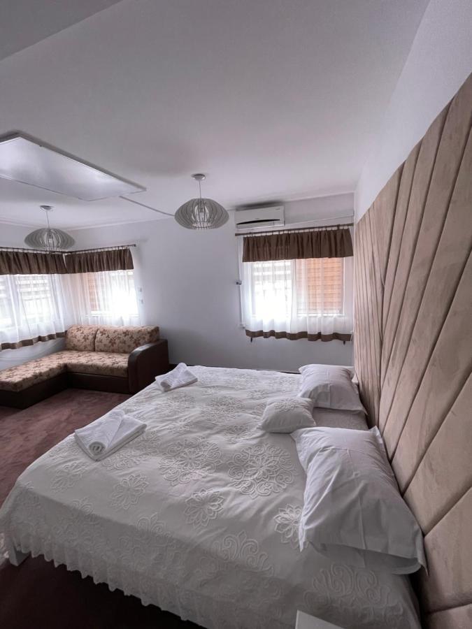 Apartelim มานาสทิรีอา ฮูโมรูลุย ภายนอก รูปภาพ