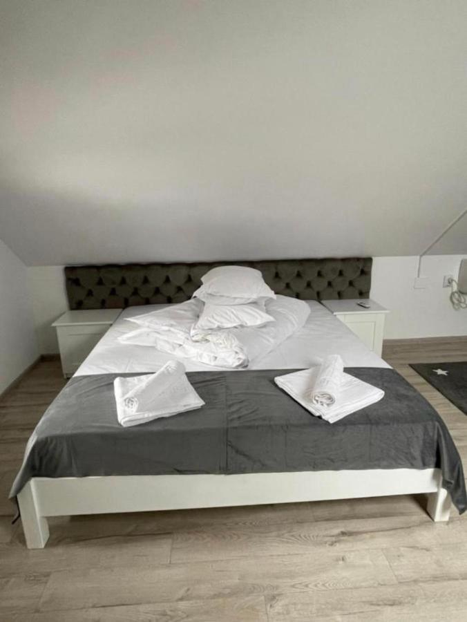 Apartelim มานาสทิรีอา ฮูโมรูลุย ภายนอก รูปภาพ